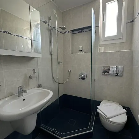 Naxos Lane Center 公寓 Naxos City