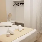 Naxos Lane Center شقة *