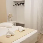 شقة Naxos Lane Center