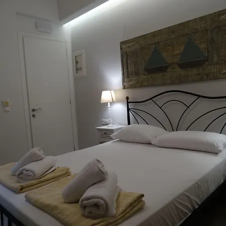 Naxos Lane Center شقة